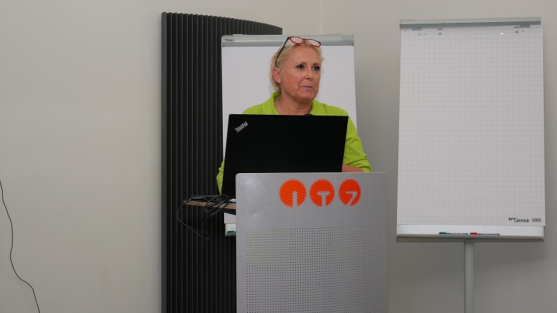 5.Waldbademeisterin: Stephanie Schäfer ist die 1. Zertifizierte Waldbademeisterin in Fulda. Foto: Michael Kiel – Region Fulda GmbH