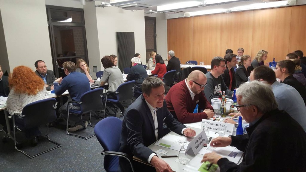 onzentriertes Speeddating für jeweils zehn Minuten, dann erfolgte der Wechsel. Foto: Christoph Burkard