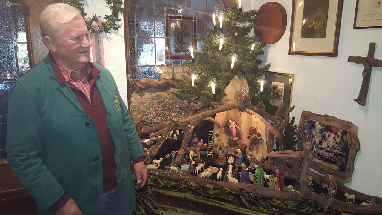 Weinstockkrippenausstellung im Weinhaus Schmitt in Großenlüder