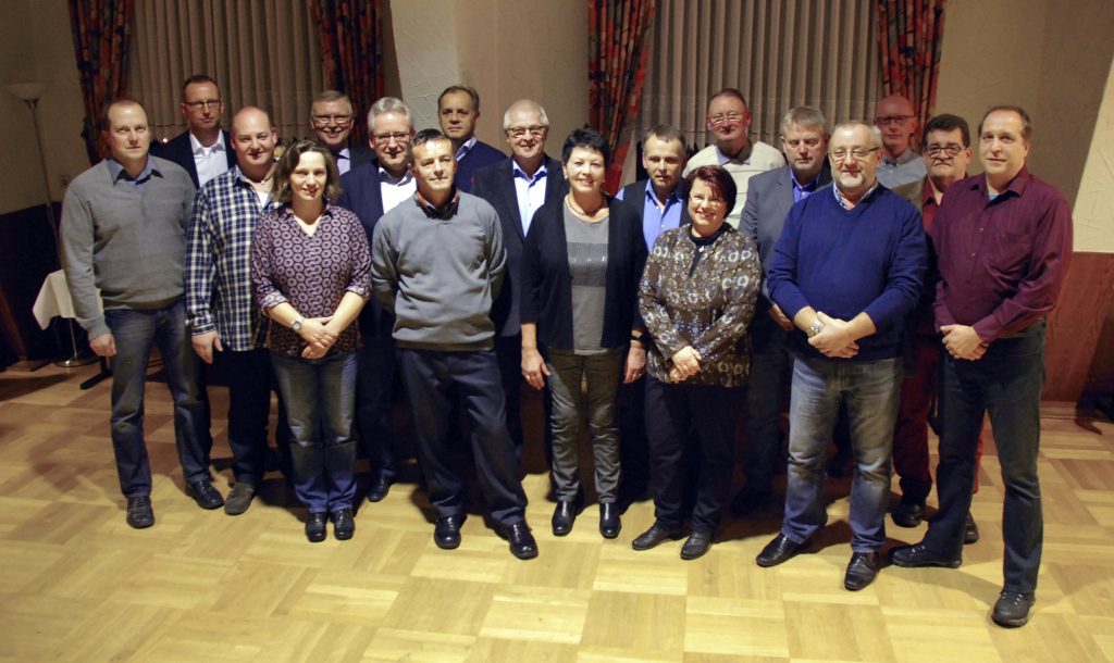 Marko Fehl, Heiko Zimmermann, Arnold Kimpel, Sylvia Döring, Norbert Dietz, Ottmar Usinger, Joachim Targatsch, Gerd Röder, Dieter Bopp, Loni Dahmer, Martin Grabner, Carmen Graulich, Reinhold Dahmer, Hans-Jürgen Seim, Joachim Waclawczyk, Michael Post, Holger Schwallack, Jens Duske (von links nach rechts).