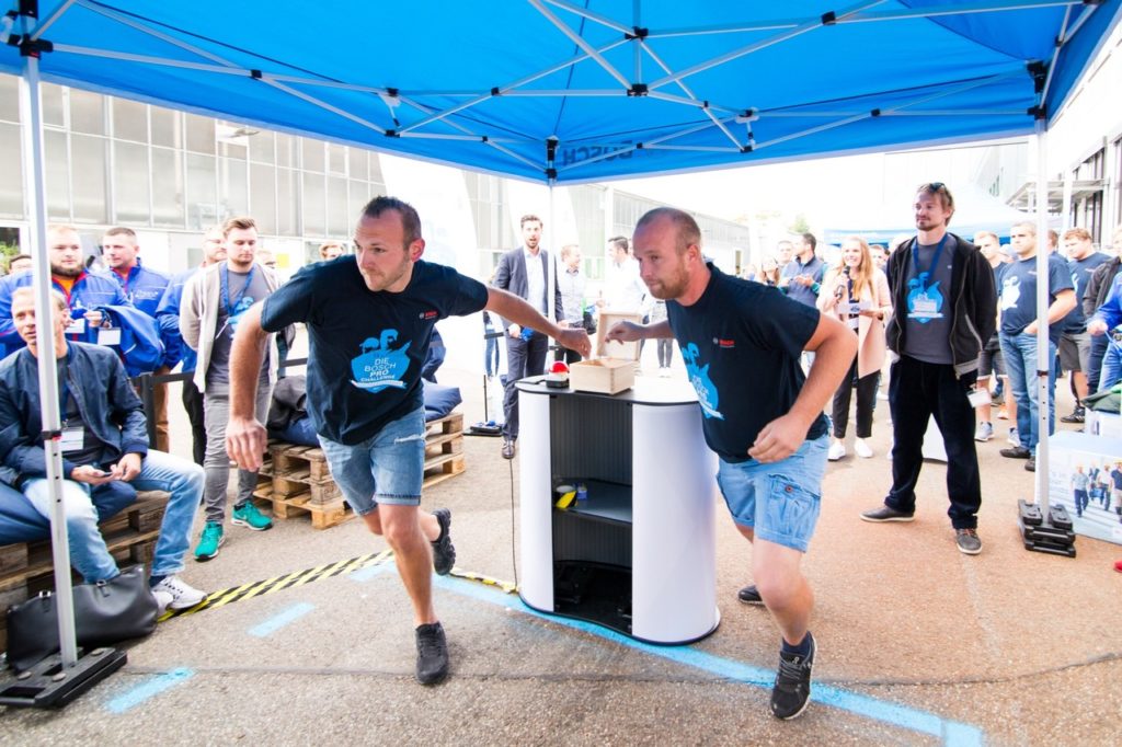 Die KSE-Profis Dirk Wagner (links) und Jan Horas gaben im Finale alles. (Foto: Robert Bosch Power Tools GmbH)