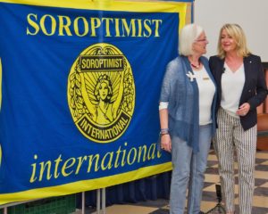 Hildegard Hast (links) und Ortrud Tornow