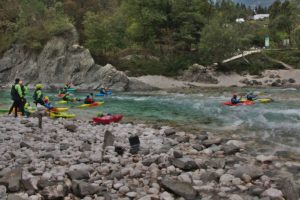 Mit E-International in Slowenien beim Wildwasserkajak-Kurs, Lietz Internat Schloss Bieberstein